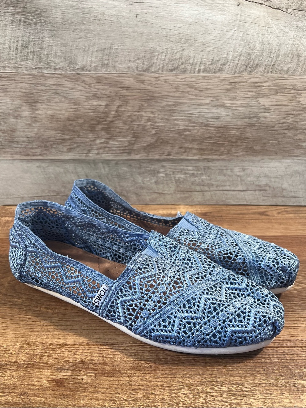 TOMS Crochet Slip-On Flats in Light Blue Crochet Lace Size 10W